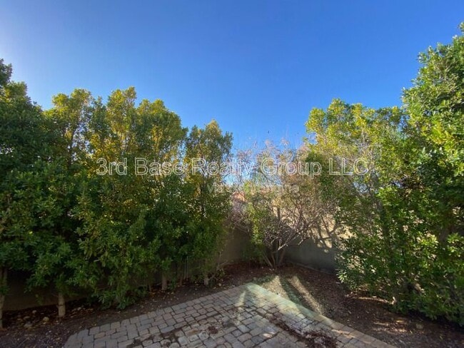 Building Photo - 20841 W Eastview Way