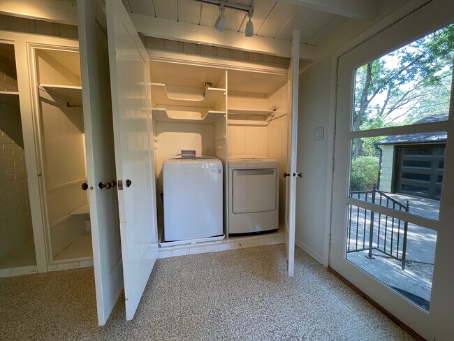 Building Photo - 3624 S Hills Ave