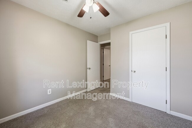 Building Photo - 3352 Featherston Dr