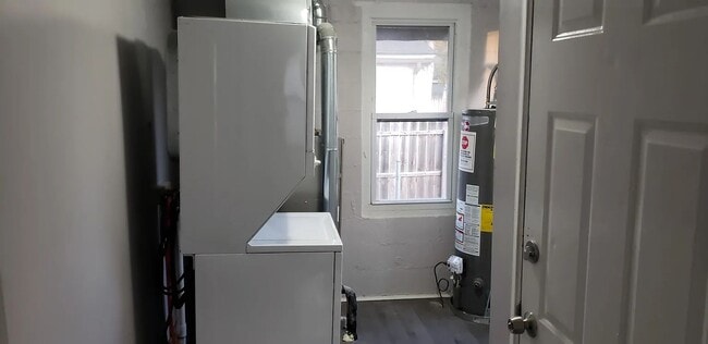 Building Photo - Beautiful 3-Bedroom Home in the Heart of Clawson