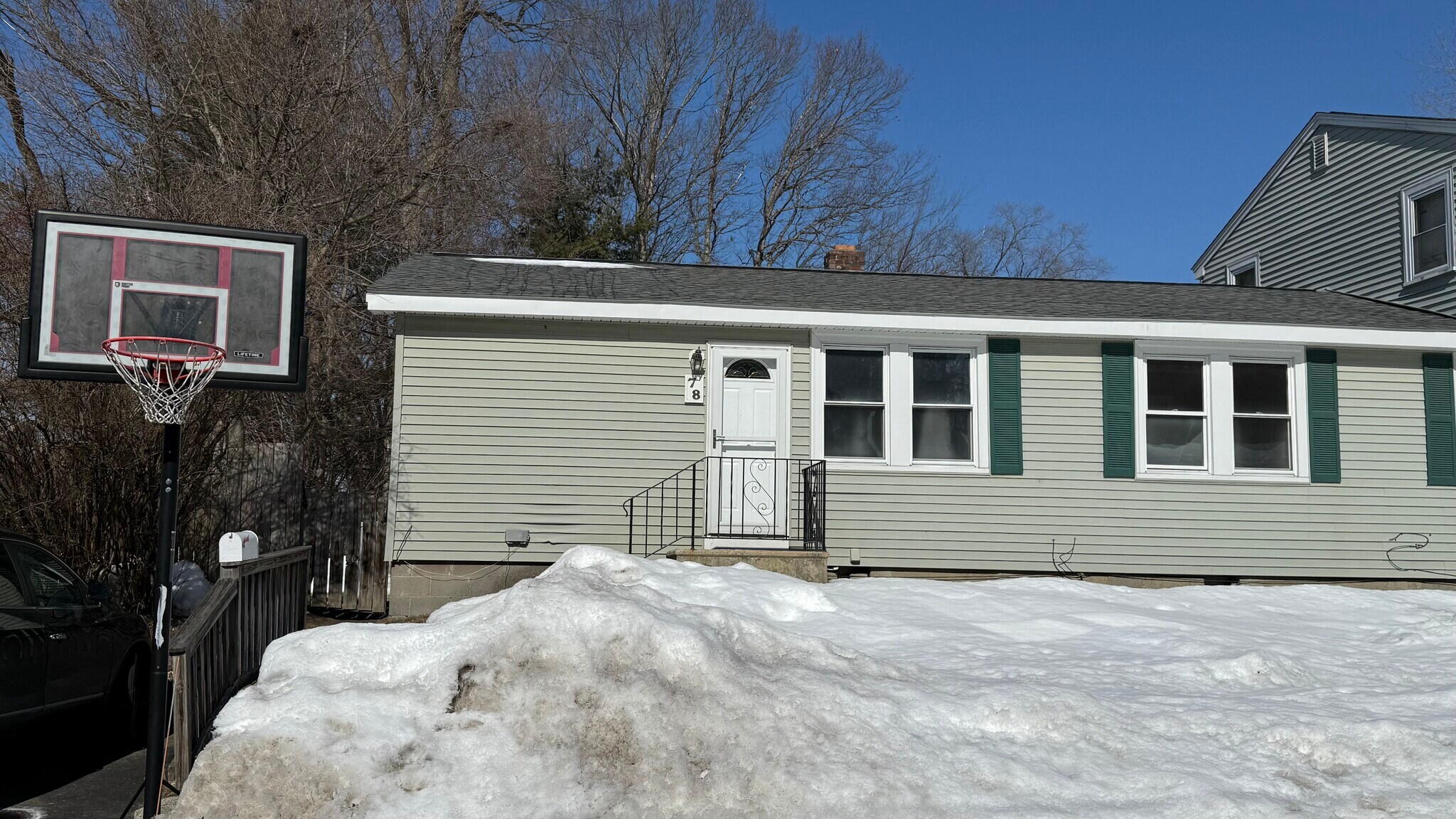 Building Photo - 78 Willard St