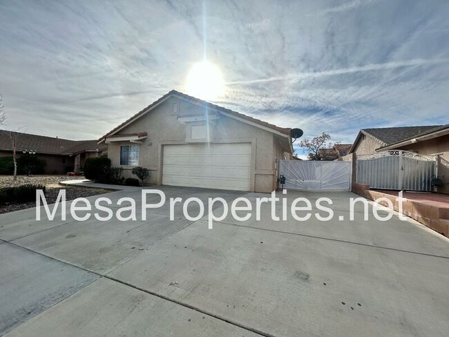 Building Photo - 12323 Honeybear Ln