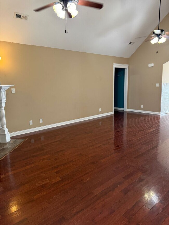 Building Photo - 1701 Winterhaven Ct