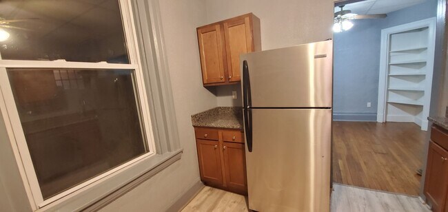 Building Photo - 260 Gross St