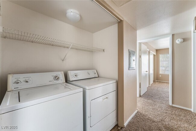 Building Photo - 5710 E Tropicana Ave