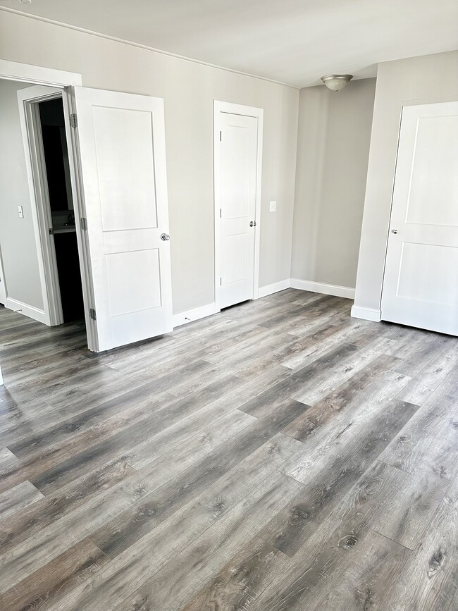Building Photo - 1111 Columbus Cir