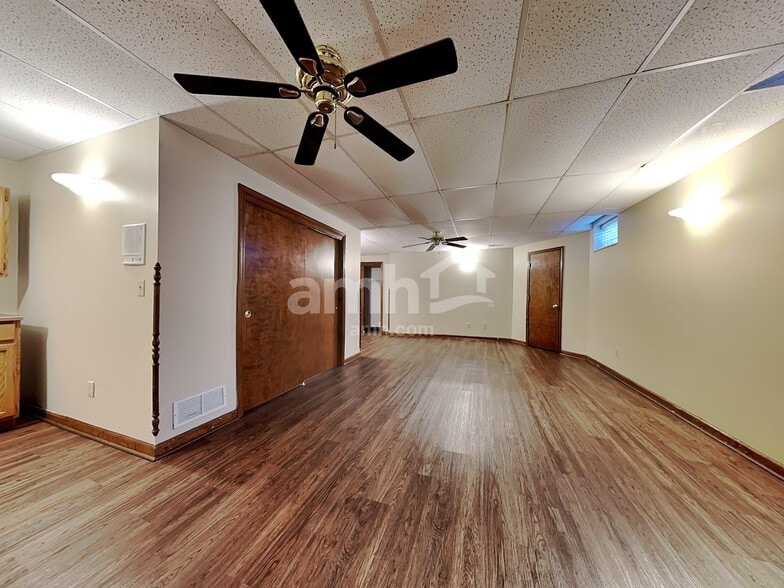 Building Photo - 6471 Willow Bend Dr