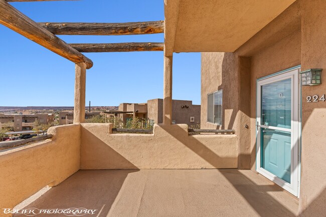 Building Photo - 470 Turtleback Rd