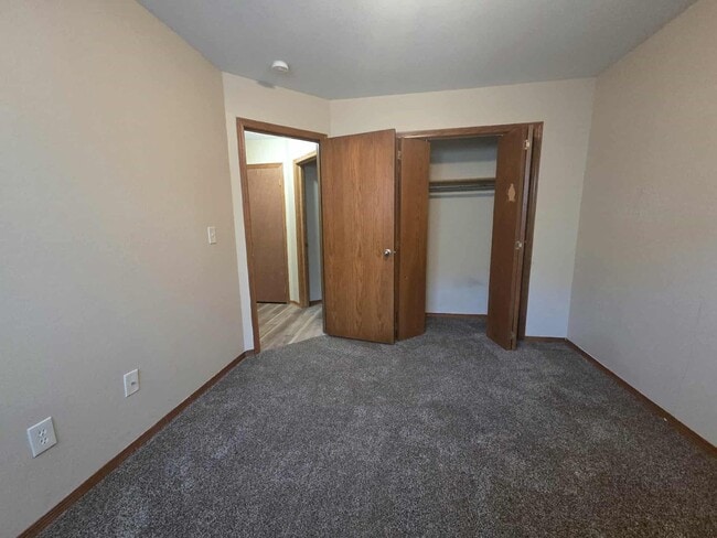 Building Photo - Affordable rental!!!