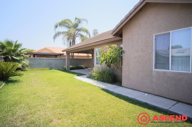 Building Photo - Gorgeous Home in the Southwest!