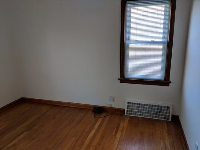 Building Photo - 3 bed Garfield cape cod now available