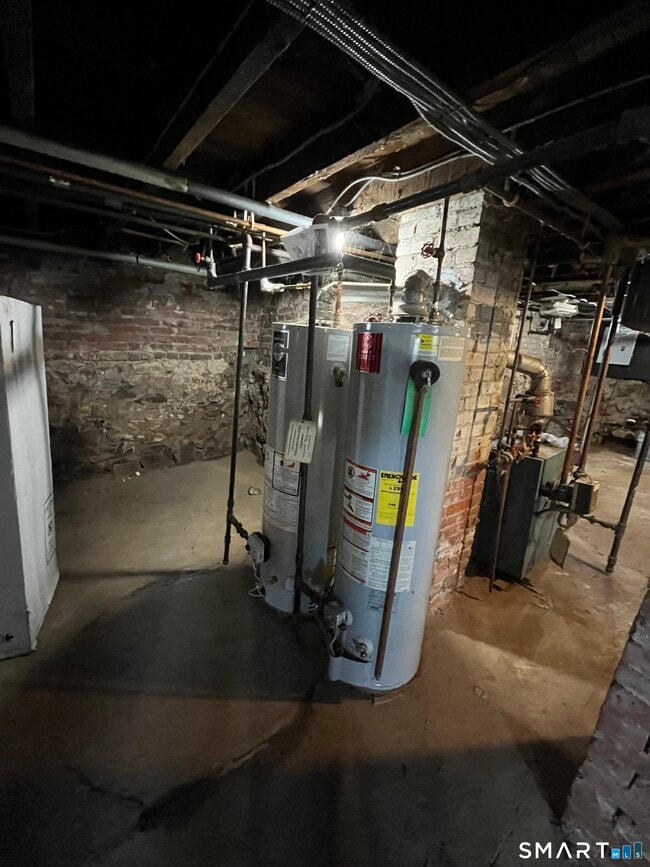 Building Photo - 525 Allen St