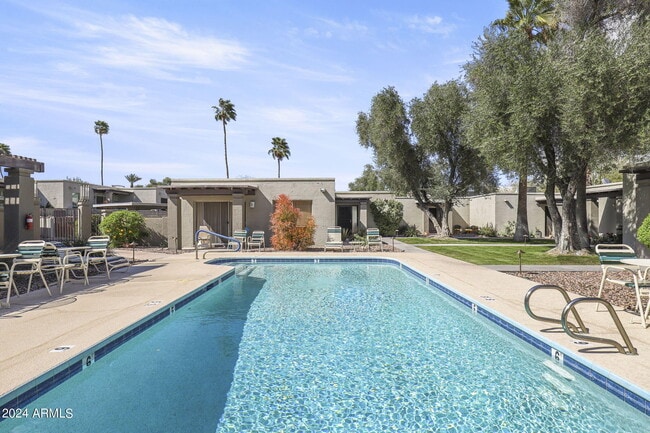 Building Photo - 16819 E Gunsight Dr