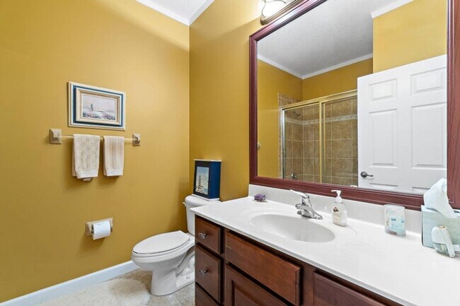 Building Photo - 6024 SE Crooked Oak Ave