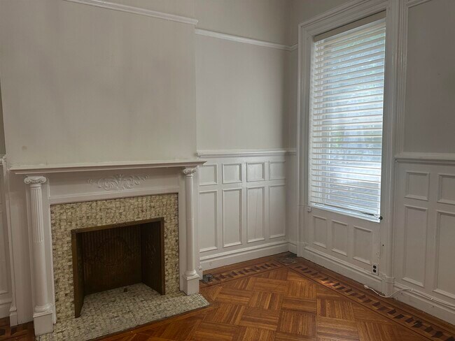 Building Photo - 710 Hudson St
