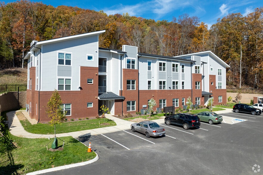 Building Photo - Callahan Flats