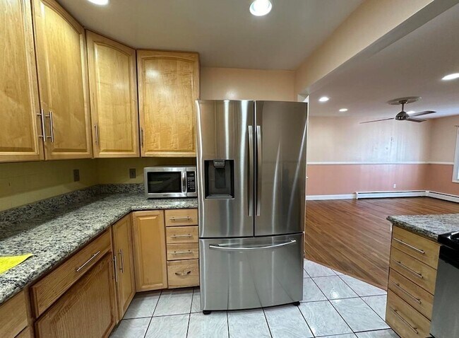 Building Photo - 374A Cator Avenue Unit 1