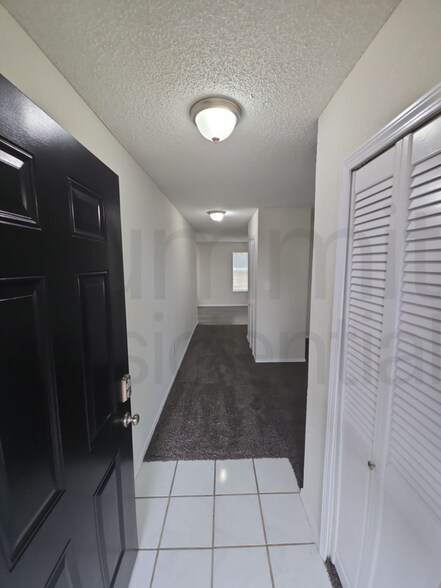 Building Photo - 201 Steller Ln