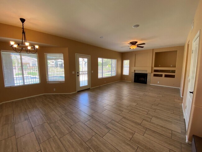 Building Photo - 20722 N 60th Dr