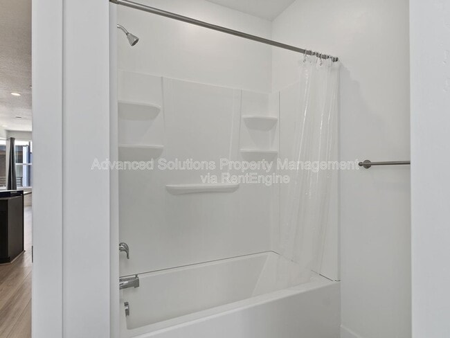 Building Photo - 142 Amboise Ct