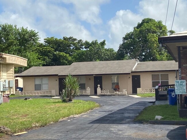 Building Photo - 2424 NW 21st St