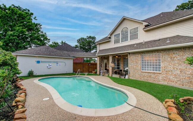 Building Photo - 15627 Twisting Springs Dr