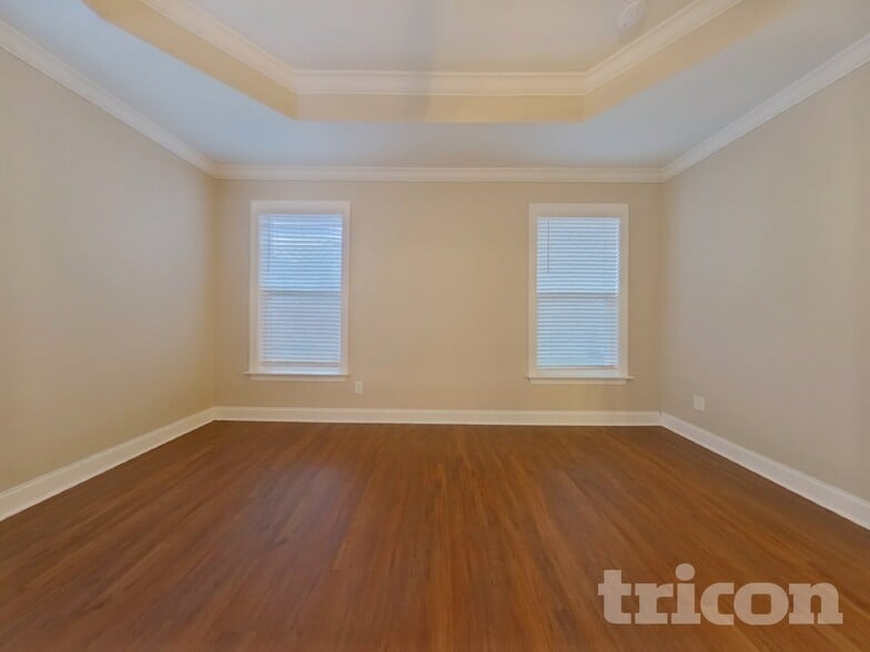 Building Photo - 1990 Woodmont Dr