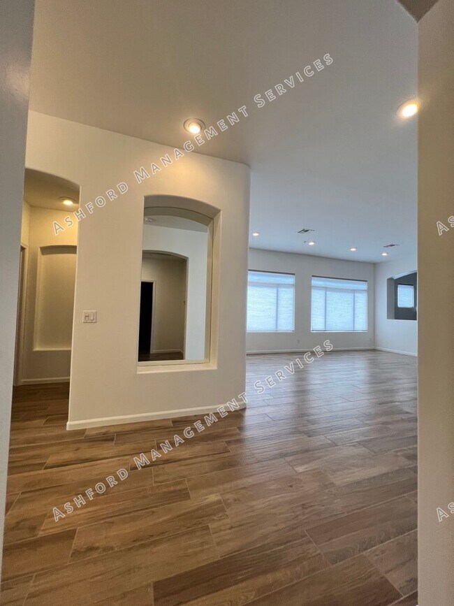 Building Photo - COME HOME TO LUXURY IN GATED GRAYHAWK GOLF...
