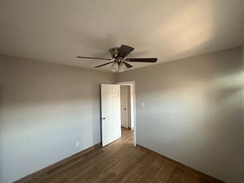 Building Photo - 9514 Avalon Blvd