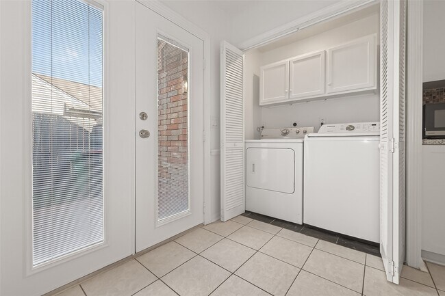 Building Photo - 1506 Apple Park Dr