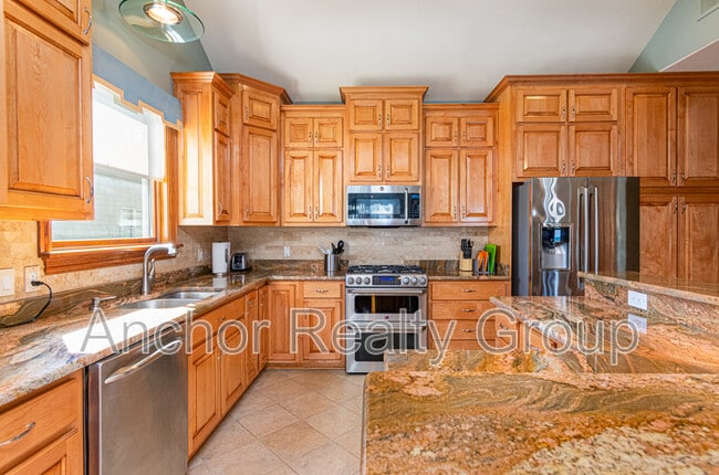 Building Photo - 217 16th St