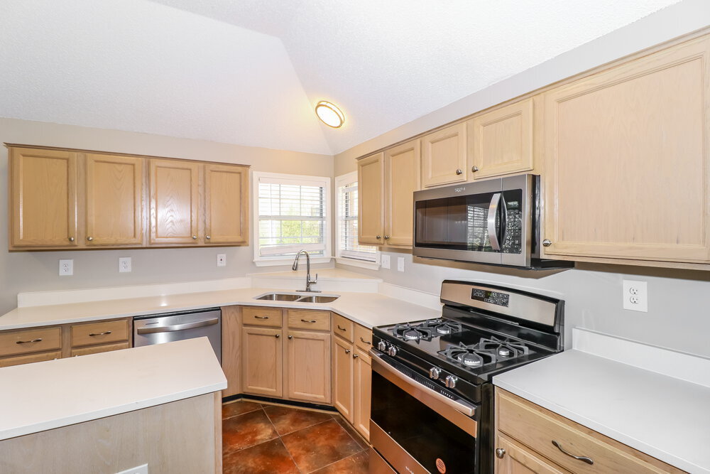 Building Photo - 8648 Tropicana Dr N