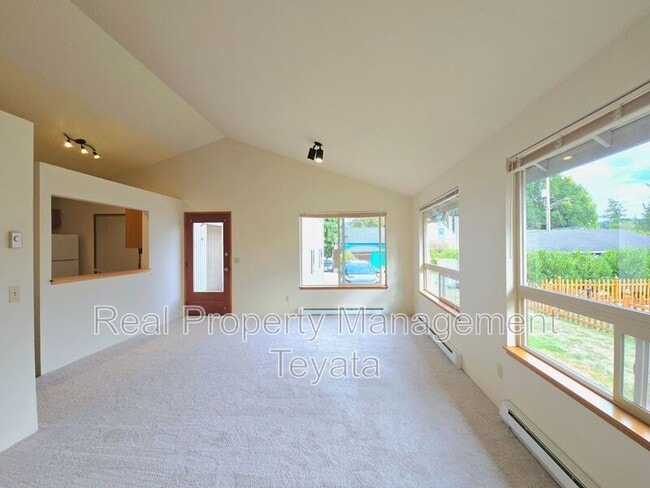 Primary Photo - 1121 21st St