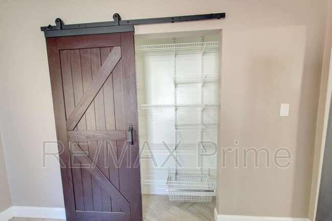 Building Photo - 200 Cynthia Dr