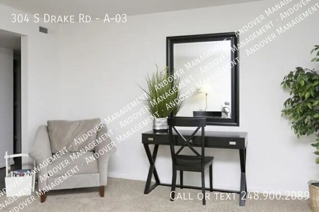 Building Photo - 304 S Drake Rd
