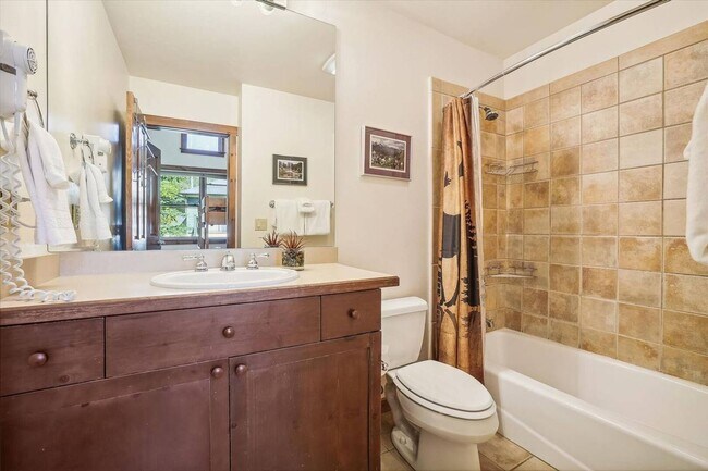 Building Photo - Move in special! Walk to Main Street and the Slopes! Amenities Abound! MOST UTILITIES Included! G...