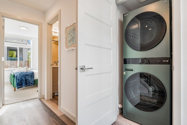 Building Photo - 4806 Dayton Ave N