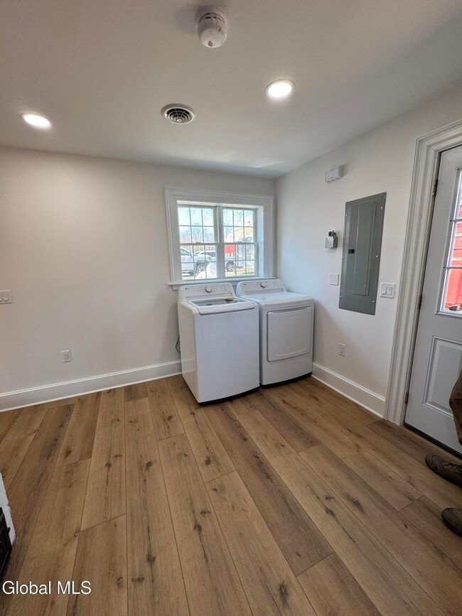 Building Photo - 675 Mac Elroy Rd