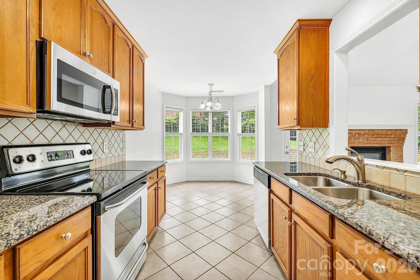 Building Photo - 328 River Birch Cir