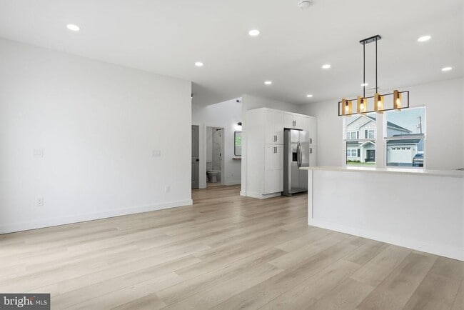 Building Photo - 96 Elderberry Dr