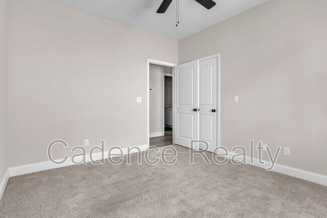 Building Photo - 1626 Grey Cliff Run