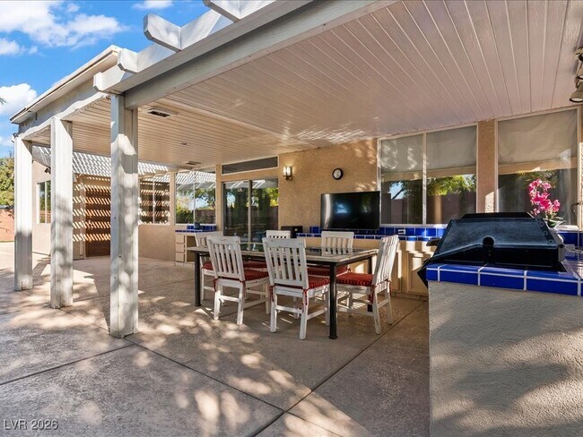 Building Photo - 2547 Serenity Hollow Dr