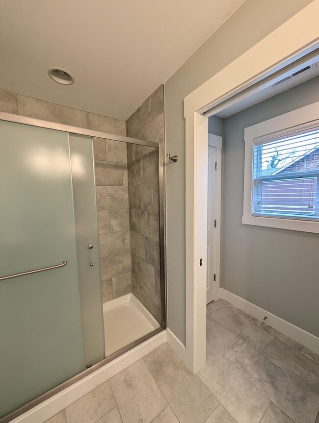 Building Photo - Long Term Rental -Oakley Area