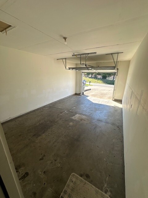 Building Photo - 154 N Black Branch Rd