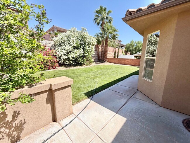 Building Photo - 2176 N Gunsight Dr