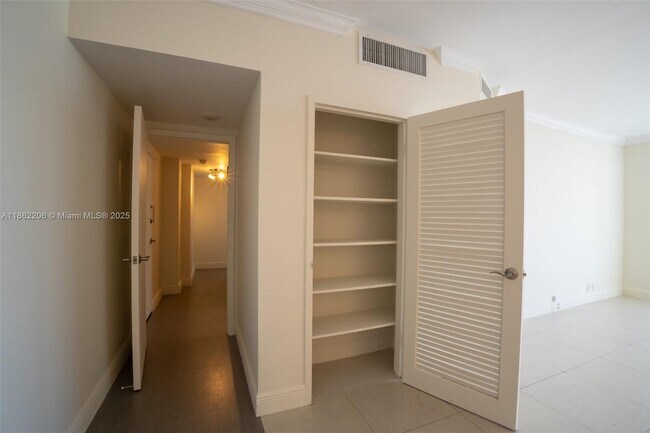 Building Photo - 4747 Collins Ave