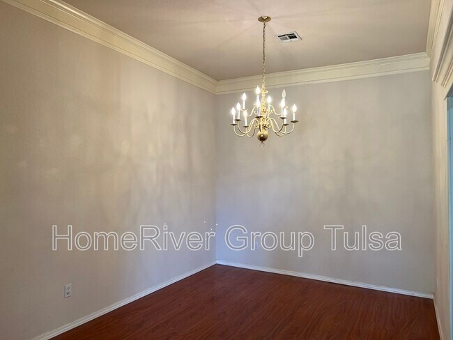 Building Photo - 3104 W Hartford St