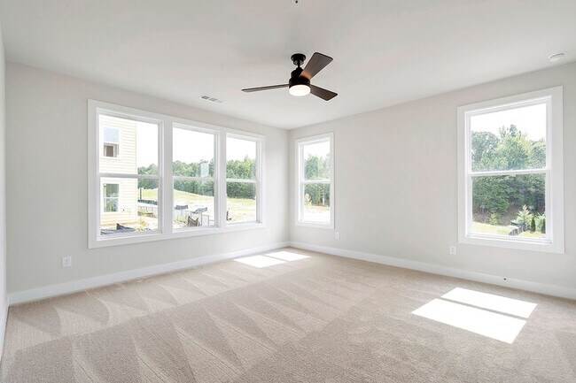 Building Photo - Luxury Westshore Townhome