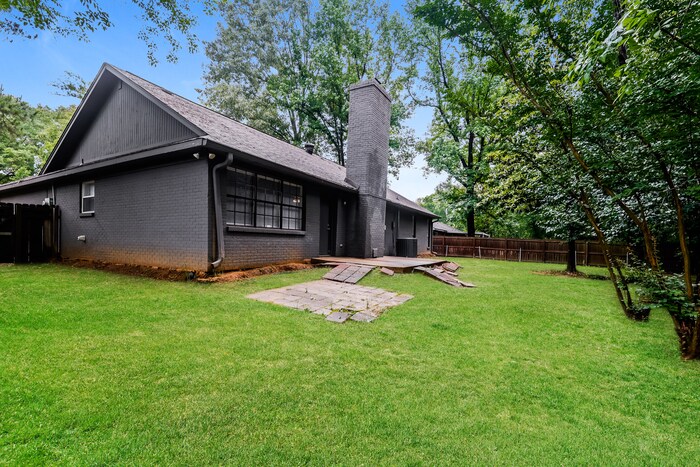 Building Photo - 1606 Edgewood Pl