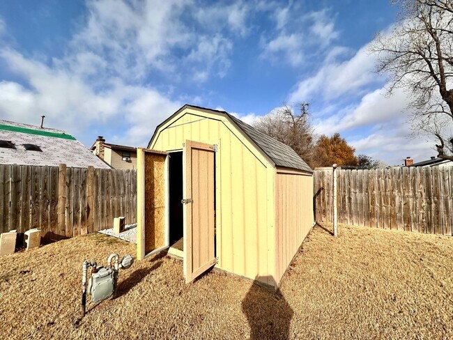 Building Photo - Spacious three bed home in Moore